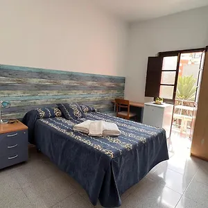 Central, Quiet And Comfortable Room, Breakfast Apartment